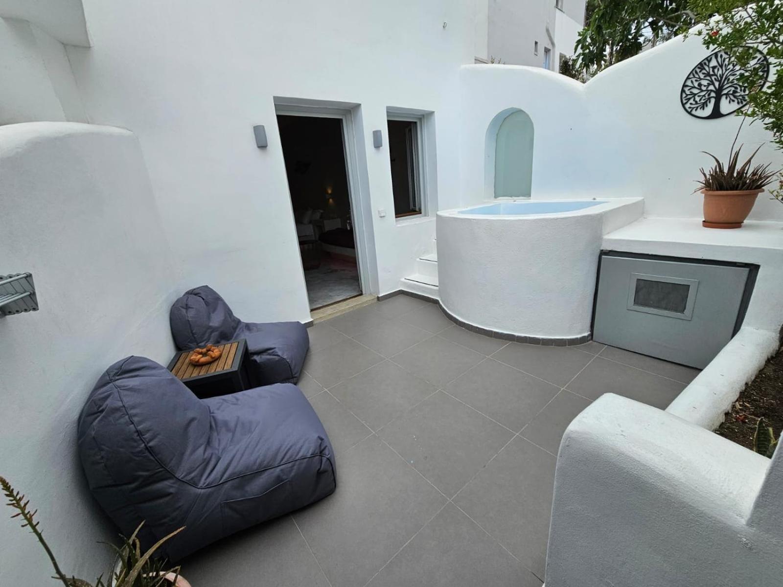 The Muses Of Santorini Private Jacuzzi Suites Vóthon Buitenkant foto